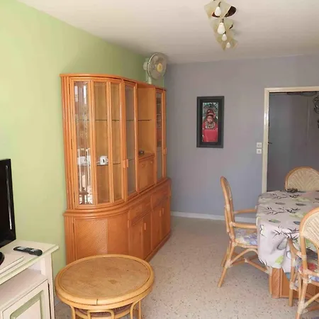 Flat 51 M With Balcony-Beach Proximity 公寓