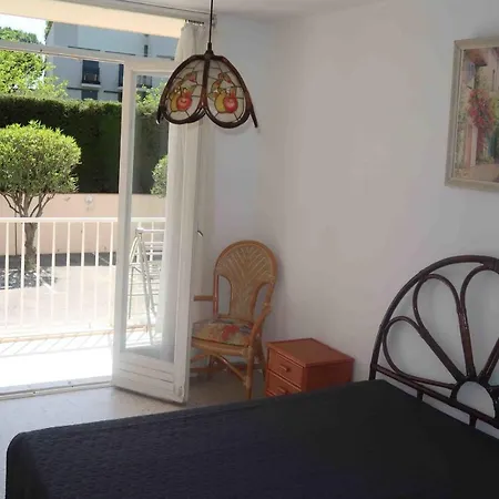 Flat 51 M With Balcony-Beach Proximity 昂蒂布