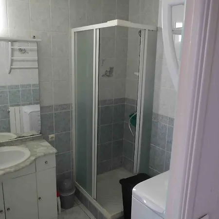 Flat 51 M With Balcony-Beach Proximity * 昂蒂布